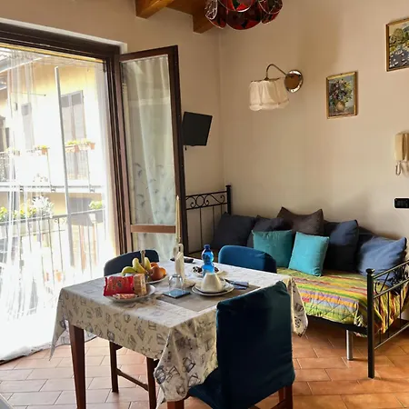 Cav Il Portico Del Conte 2 Бозизио-Парини